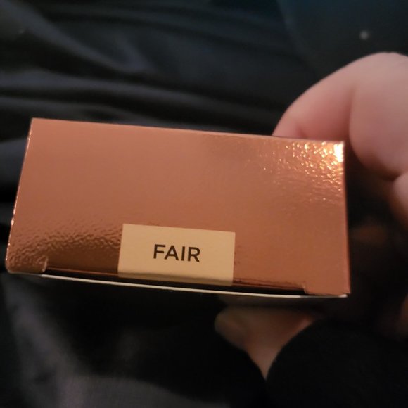 ACE Beaute Effortless Radiance Setting Powder: FAIR - Picture 2 of 2